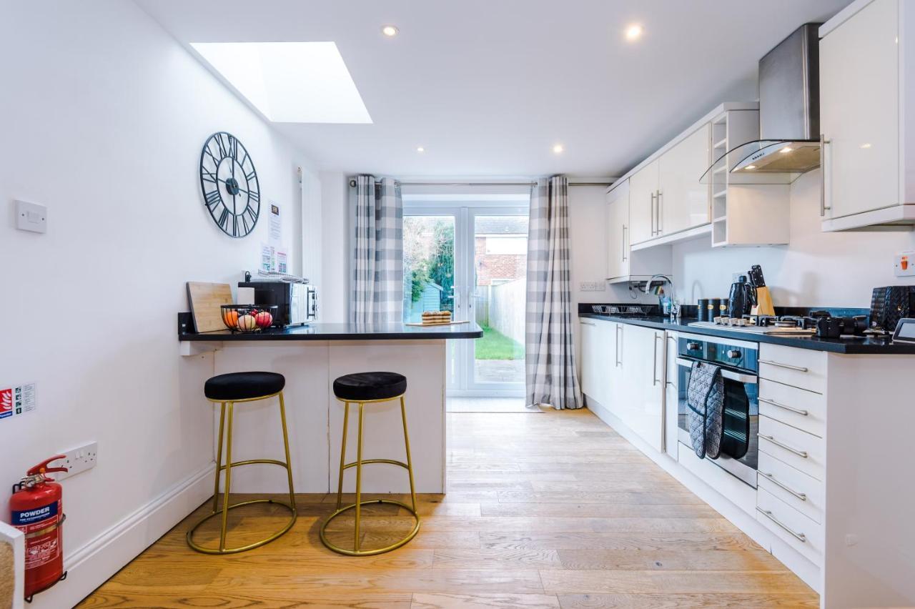 Pristine 2-Bed House In Chester By 53 Degrees Property, Ideal For Families & Small Groups, Great Location - Sleeps 6 Hough Green المظهر الخارجي الصورة
