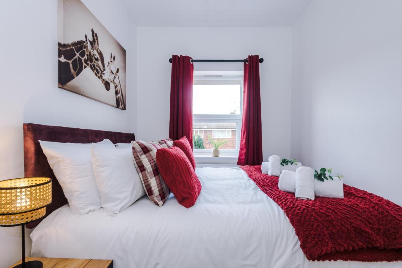 Pristine 2-Bed House In Chester By 53 Degrees Property, Ideal For Families & Small Groups, Great Location - Sleeps 6 Hough Green المظهر الخارجي الصورة