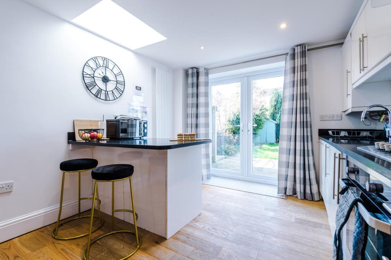 Pristine 2-Bed House In Chester By 53 Degrees Property, Ideal For Families & Small Groups, Great Location - Sleeps 6 Hough Green المظهر الخارجي الصورة