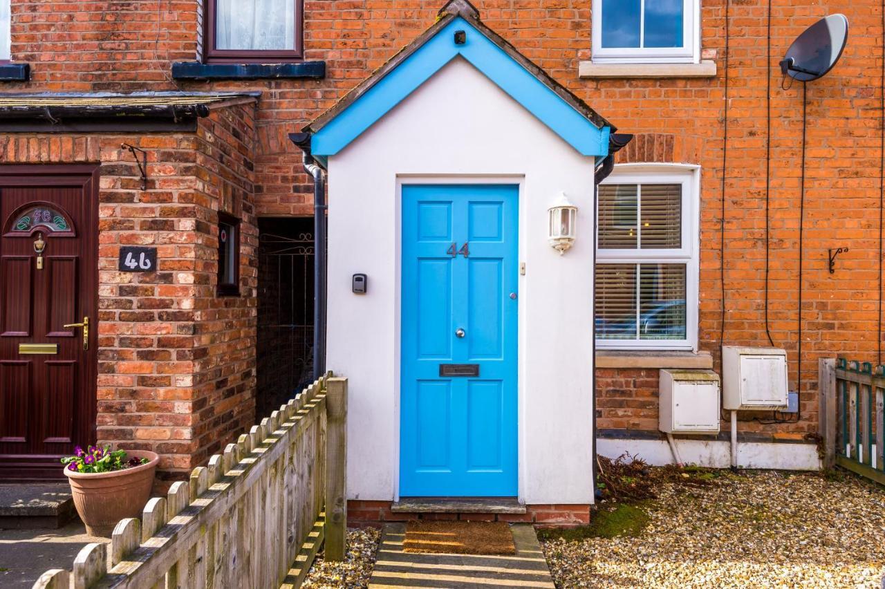 Pristine 2-Bed House In Chester By 53 Degrees Property, Ideal For Families & Small Groups, Great Location - Sleeps 6 Hough Green المظهر الخارجي الصورة